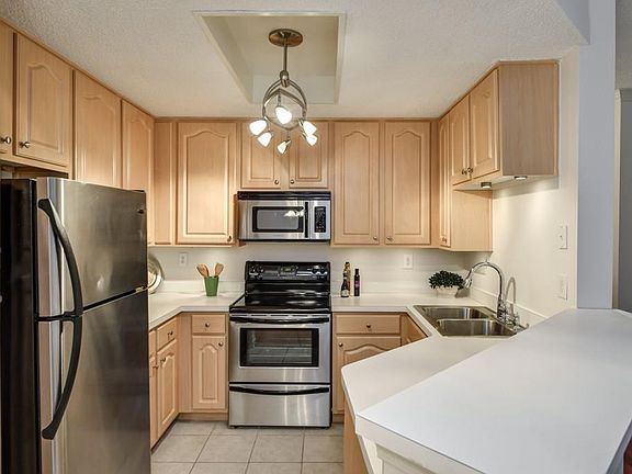5th image of 117 Mc Gill Park Ave NE