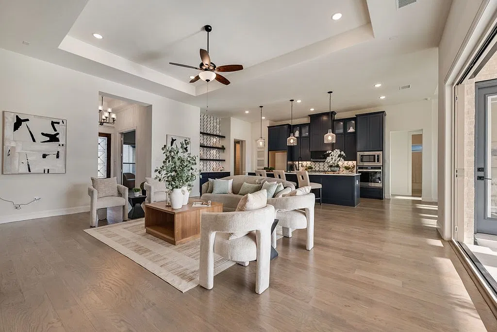 4 bed, 3559 sqft, $4,500 — Photo 4