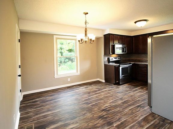 5th image of 615 Cayce Dr
