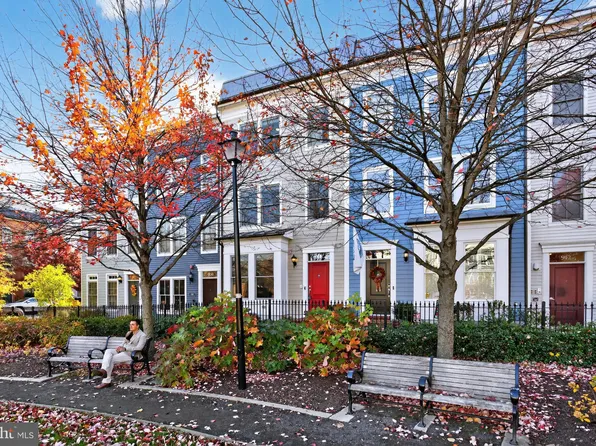 908 Montgomery St, Alexandria, VA 22314