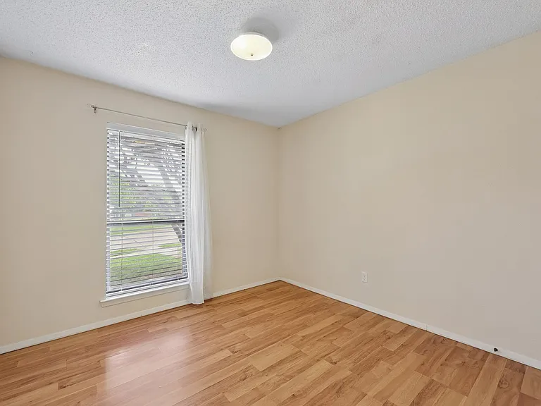 2604 Winding Creek Dr — Photo 20