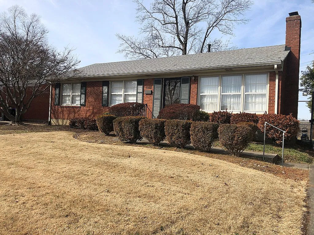3211 Sudbury Ln photo 1