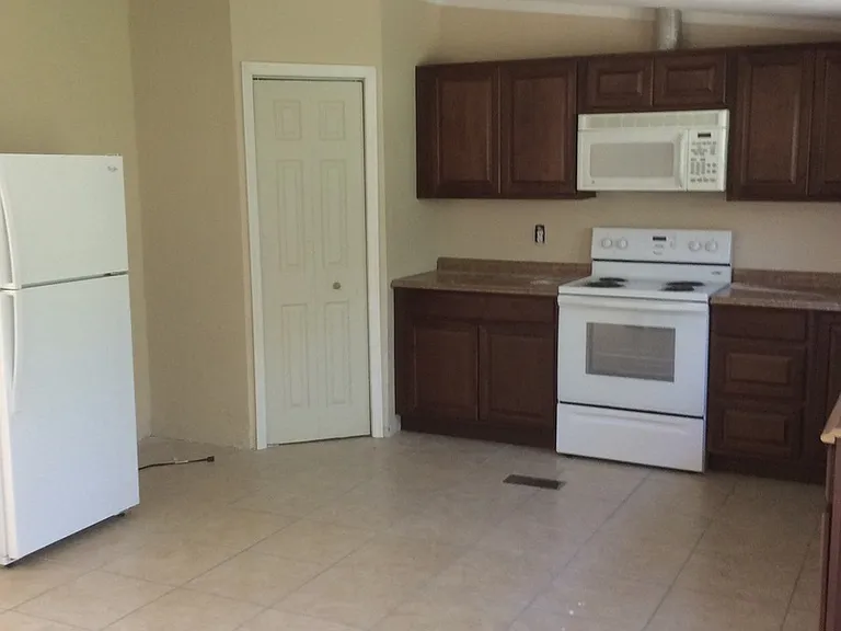 1894 Wild Cherry Dr — Photo 5