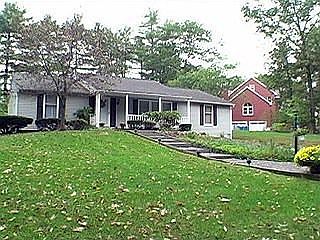2nd image of 475 Commonwealth Rd
