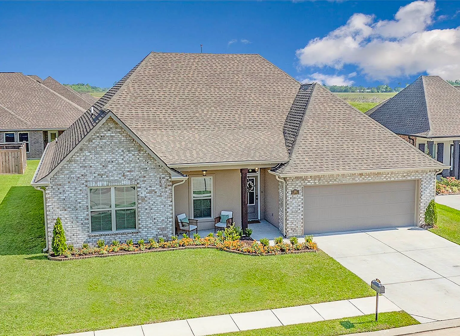 4 bed, 2212 sqft, $2,400 — Photo 3