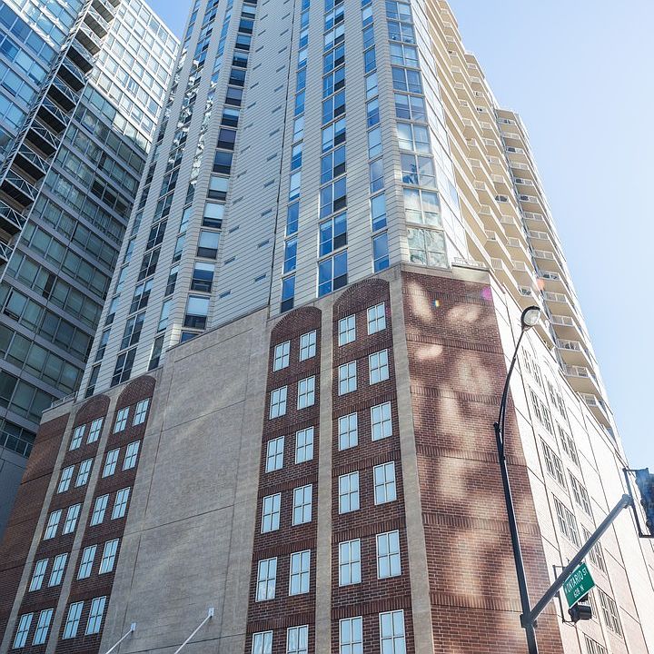 1st image of 645 N Kingsbury St APT 1604