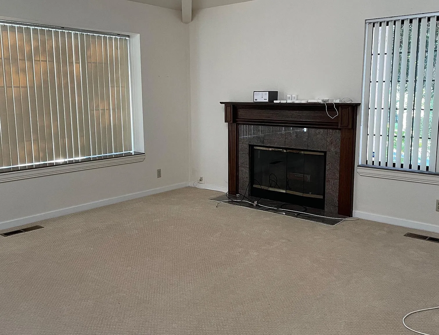 2 bed, 2.5 bath, 1600 sqft, $7,100 — Photo 3