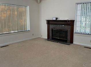 1320 Crane St, Menlo Park, CA 94025