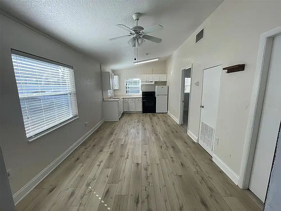 5th image of 2612 Coolidge Ave #2612