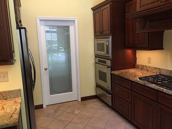 5th image of 544 Mellen Ave