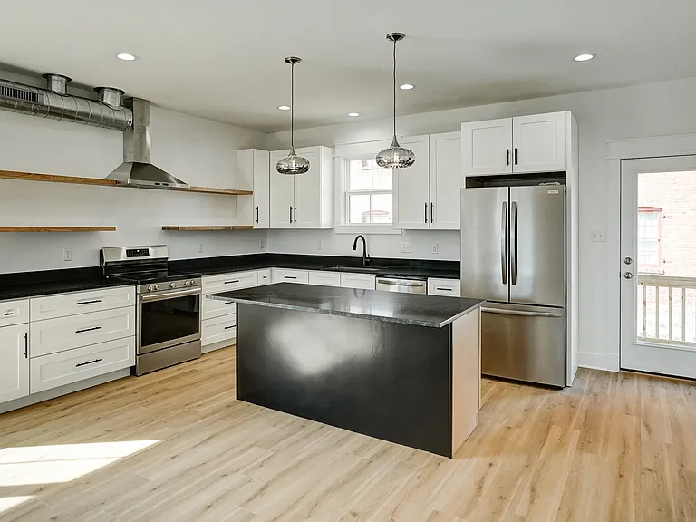 901 Commerce St #1 — Photo 6