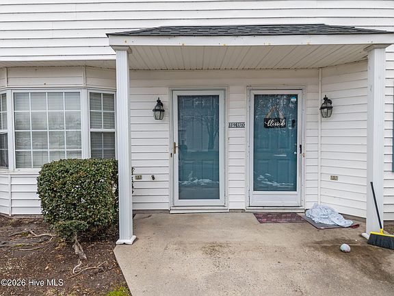 4th image of 3915 Sterling Pointe Dr Unit Jj9