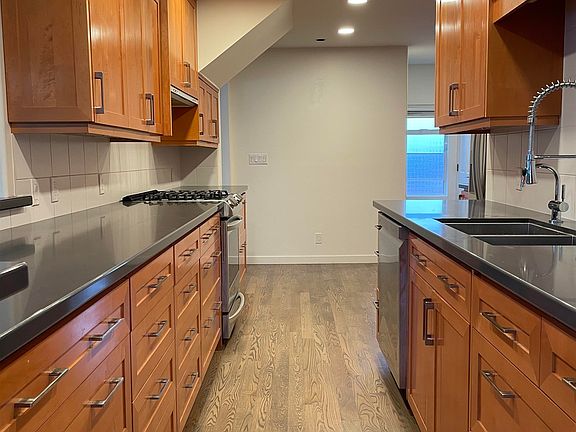 2nd image of 1188 Alderside Rd