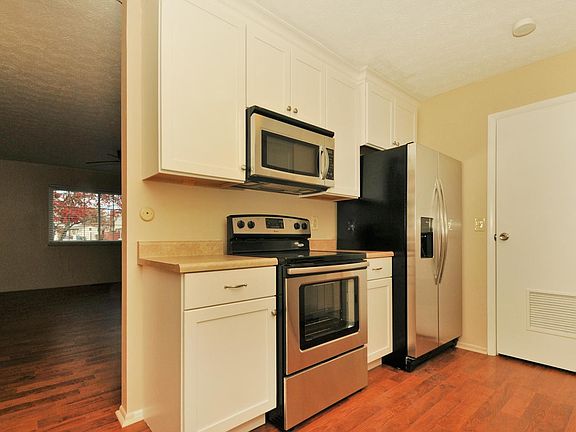 5th image of 255 Brisbane Ave