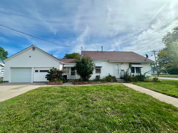 270 Davis Ave, Marshall, MO 65340