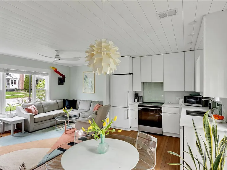 116 Catherine St — Photo 12
