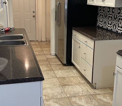 4th image of 2141 S Lee Ave #10032585