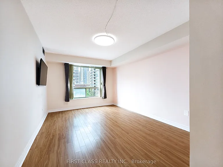 8 Pemberton Ave #606 — Photo 12