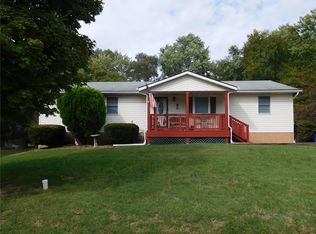 52 Lexington Ln, Highland, IL