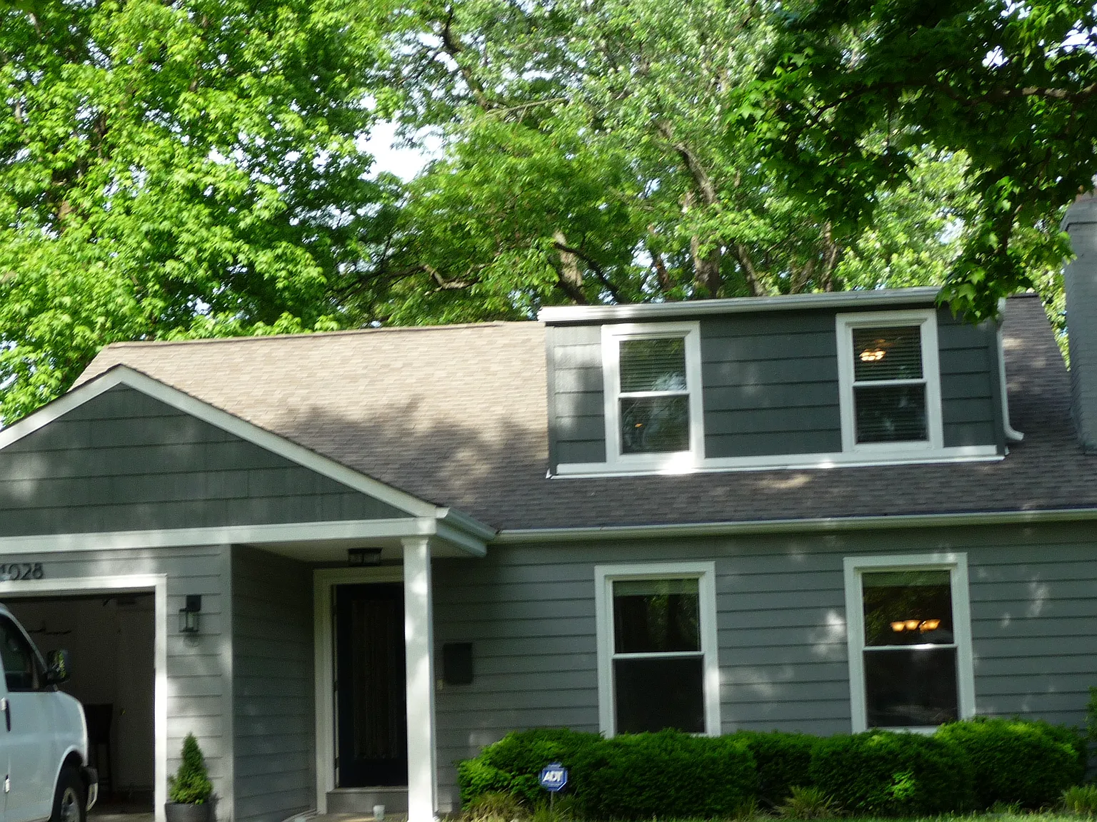 1028 Curran Ave photo 1