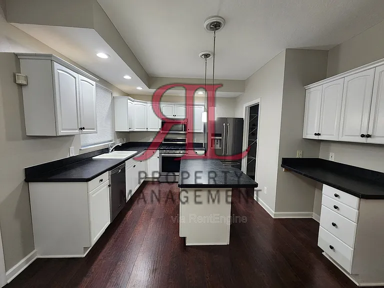 6716 Bethany Dr — Photo 11