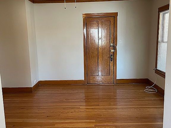 2nd image of 4815 W Cornelia Ave #2R