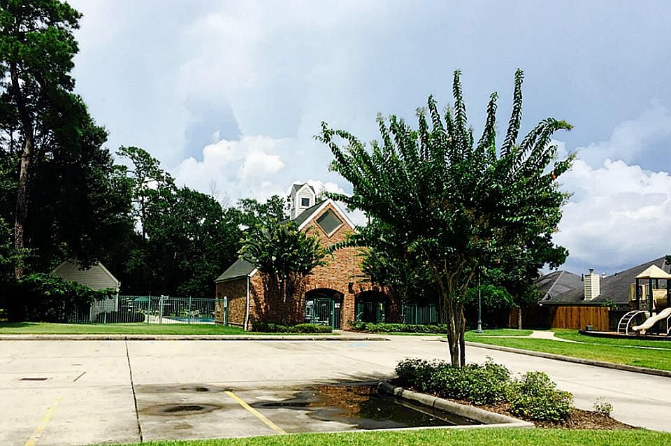 2nd image of 23614 Breckenridge Forest Dr