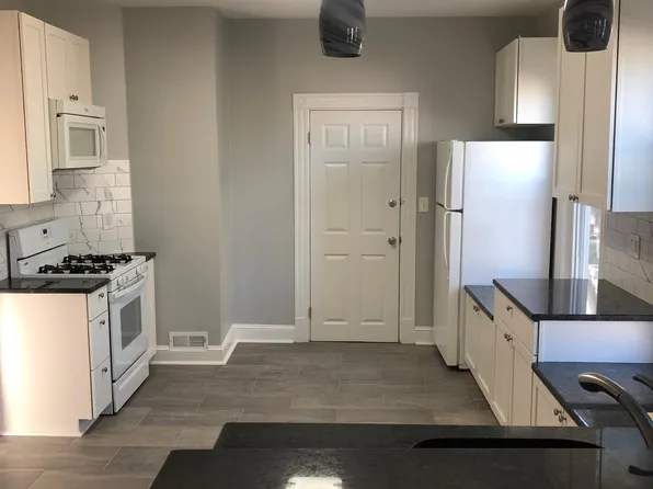 27 Webb St APT 2, Salem, MA 01970