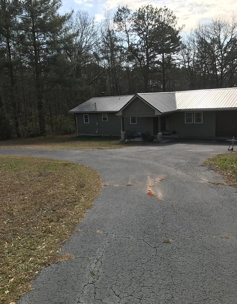 3 bed, 1350 sqft, $2,250 — Photo 3