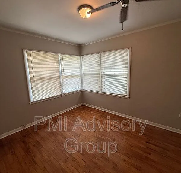 200 SW Country Club Dr — Photo 3