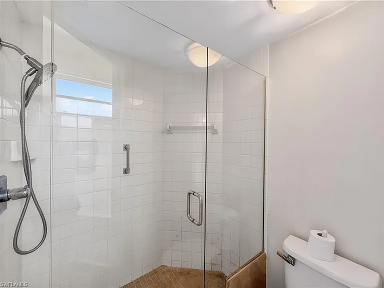 9750 Sassafras Ct — Photo 10