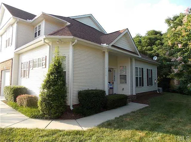 3 bed, 1742 sqft, $1,745 — Photo 2