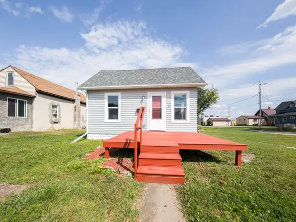 9 N 9th Ave, Marshalltown, IA 50158