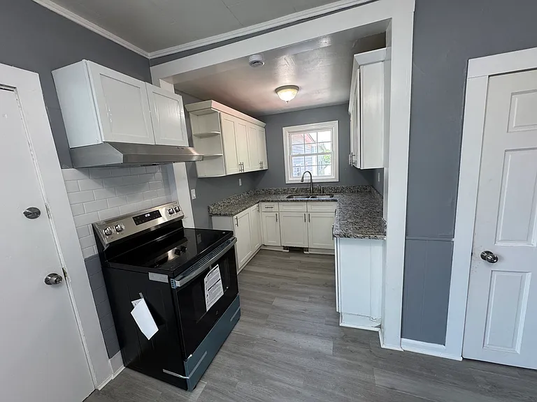 37 Arch St #2 — Photo 3