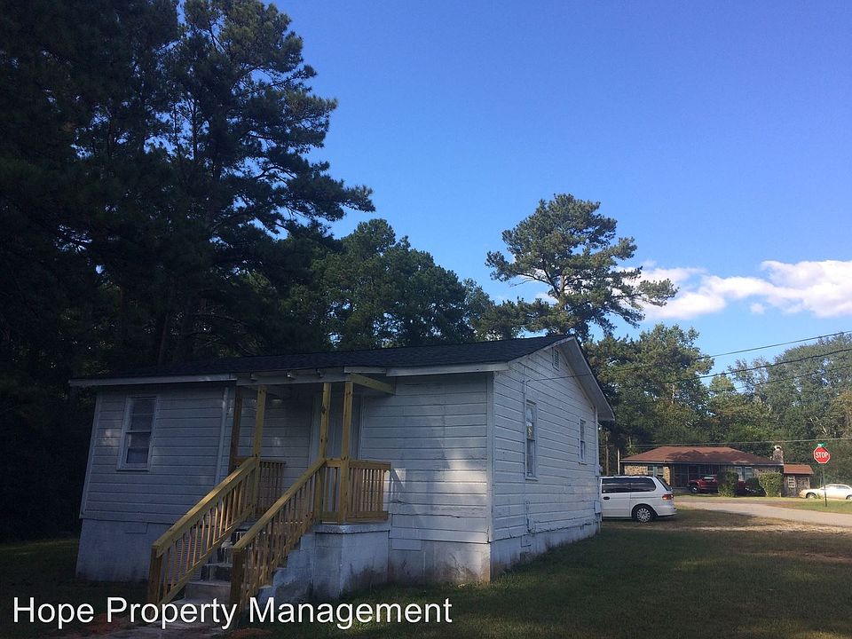 2nd image of 498 Country Club Rd