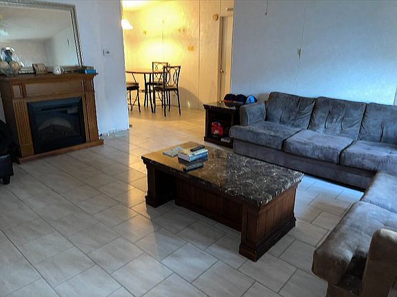 3rd image of 570 Clover Ln