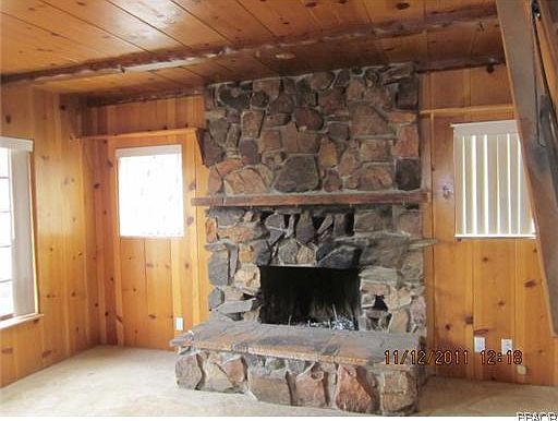3rd image of 855 Pine Ln