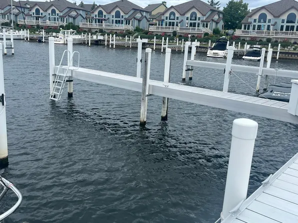 78 Marina Dr, Manistee, MI 49660