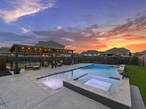 26102 Pond Lily Cir, Richmond, TX 77406