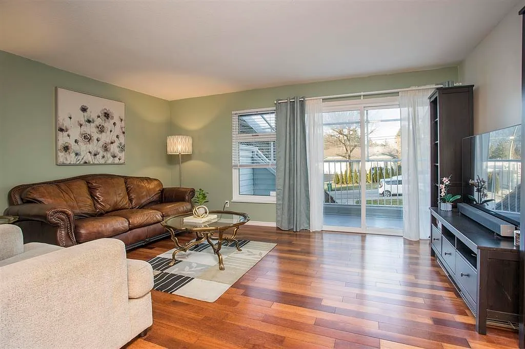 3 bed, 1600 sqft, $3,500 — Photo 2