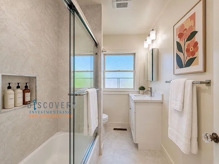 611 Clayton Ave — Photo 14