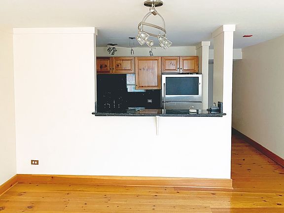 4th image of 345 N Lasalle Blvd #1709