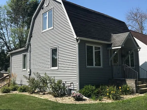 923 Home Park Blvd, Waterloo, IA 50701