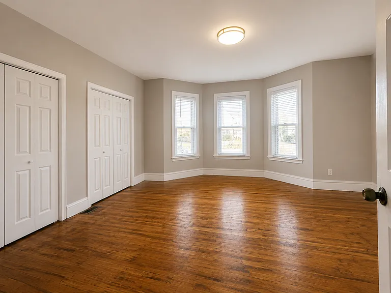 248 W Elm St #1 — Photo 5