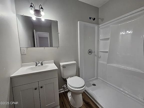 3rd image of 10 Madrid Ave