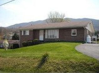 212 Vermillion Dr, Bluefield, VA 24605