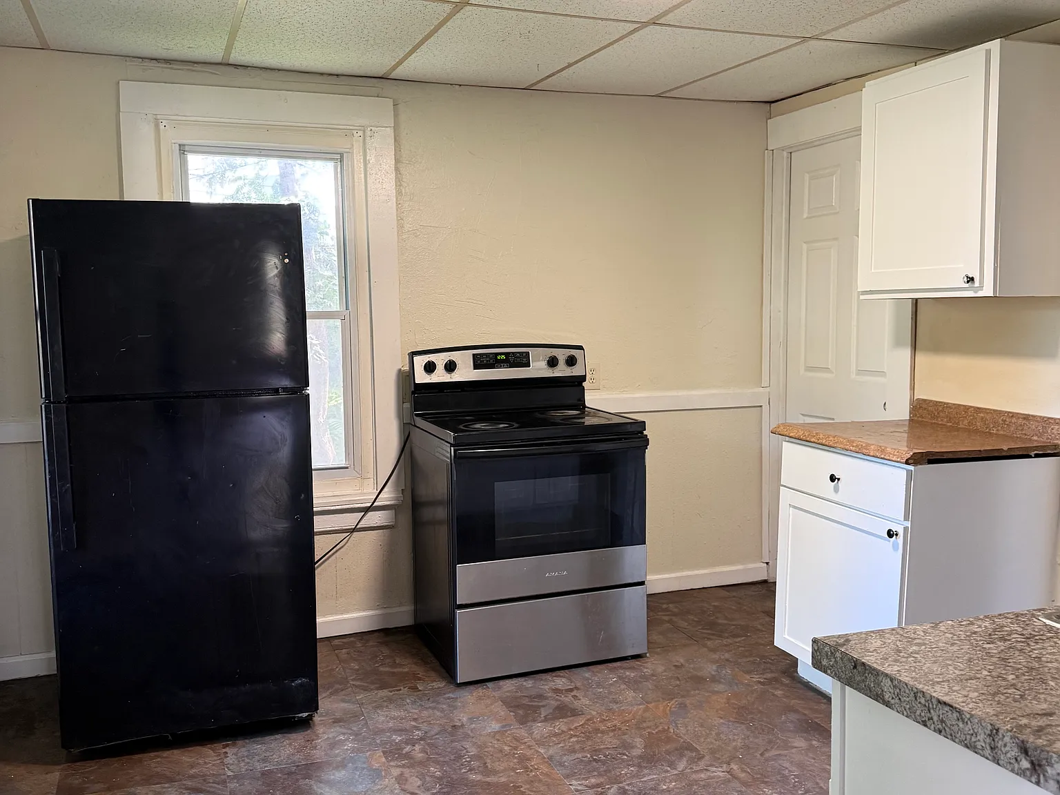 18 Lee Pl — Photo 2