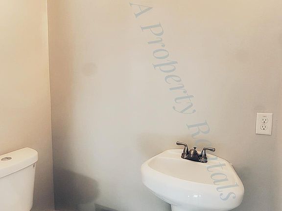 .5 bathroom - visitor's restroom