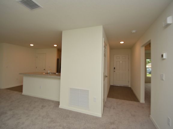 3rd image of 38 Baltimore Ln