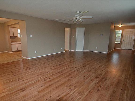 3rd image of 19707 Shores Edge Dr